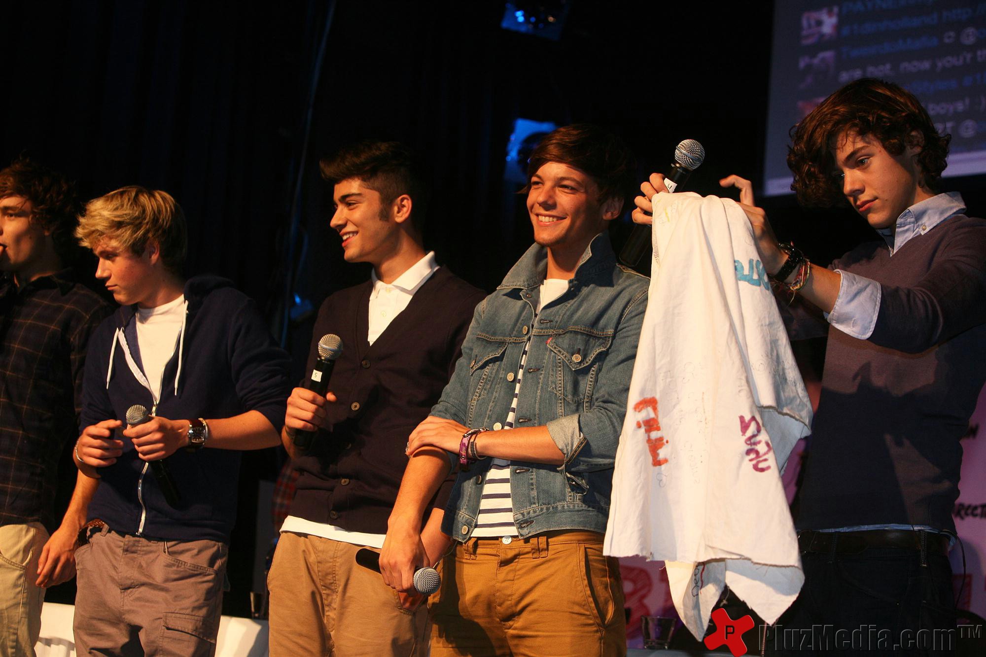 One Direction attends a fan event at the Hotel Arena | Picture 95482